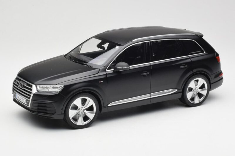 Audi Q7 4M Matēts Melns Minichamps 1:18 110014001 Metāls