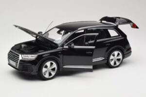 Audi Q7 4M Orca Black Minichamps 1:18 5011407625 Metāls — attēls 2 no 8