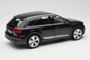Audi Q7 4M Orca Black Minichamps 1:18 5011407625 Metāls — attēls 3 no 8