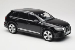 Audi Q7 4M Orca Black Minichamps 1:18 5011407625 Metāls — attēls 6 no 8