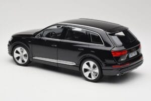 Audi Q7 4M Orca Black Minichamps 1:18 5011407625 Metāls — attēls 7 no 8