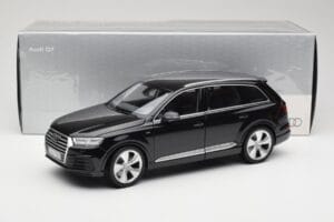 Audi Q7 4M Orca Black Minichamps 1:18 5011407625 Metāls — attēls 8 no 8