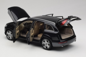 Audi Q7 Melns Kyosho 1:18 09221BK Metāls — attēls 5 no 8