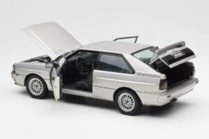 Audi Quattro LWB Sudrabs AUTOart 1:18 70303 Metāls — attēls 5 no 8