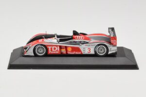 Audi R10 TDI LMP1 #3 L. Luhr / A. Premat / M. Rockenfeller 24 Hours of Le Mans 2008 Minichamps 1:43 400089903 Metāls