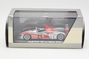 Audi R10 TDI LMP1 #1 F. Biela / E. Pirro / M. Werner 24 Hours of Le Mans 2007 Minichamps 1:43 5020700213 Metāls — attēls 4 no 4