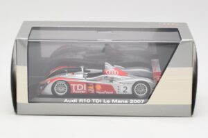 Audi R10 TDI LMP1 #2 R. Capello / T. Kristensen / A. McNish 24 Hours of Le Mans 2007 Minichamps 1:43 5020700223 Metāls — attēls 4 no 4