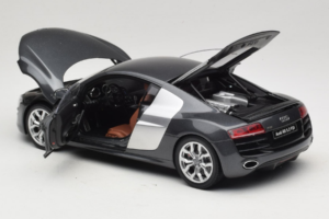 Audi R8 5.2 FSI Quattro Daytona Grey Kyosho 1:18 09216DG Metāls — attēls 5 no 7