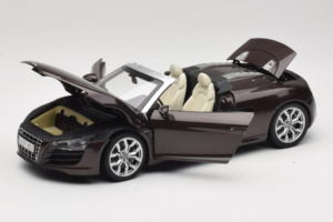 Audi R8 5.2 Spyder Teak Brown Kyosho 1:18 5010918525 Metāls — attēls 2 no 8