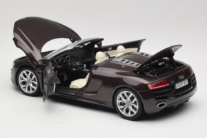 Audi R8 5.2 Spyder Teak Brown Kyosho 1:18 5010918525 Metāls — attēls 5 no 8
