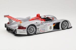 Audi R8 LMP900 #8 Audi Sport Team Joest F. Biela / E. Pirro / T. Kristensen 24 Hours of Le Mans 2000 Maisto 1:18 38899 Metāls — attēls 2 no 6