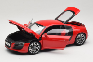 Audi R8 Sarkans Kyosho 1:18 09213R Metāls — attēls 2 no 8