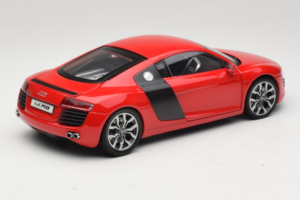 Audi R8 Sarkans Kyosho 1:18 09213R Metāls — attēls 3 no 8