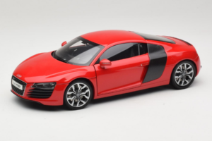 Audi R8 Sarkans Kyosho 1:18 09213R Metāls