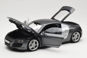 Audi R8 Type 42 4.2 Daytona Grey Kyosho 1:18 5010618425 Metāls — attēls 2 no 8