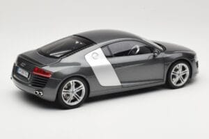 Audi R8 Type 42 4.2 Daytona Grey Kyosho 1:18 5010618425 Metāls — attēls 3 no 8