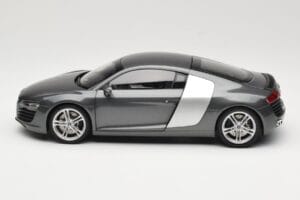 Audi R8 Type 42 4.2 Daytona Grey Kyosho 1:18 5010618425 Metāls — attēls 4 no 8