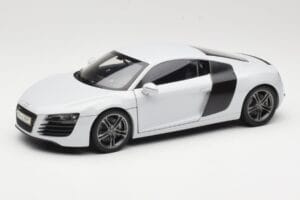 Audi R8 Type 42 Suzuka Grey Kyosho 1:18 09213SG Metāls