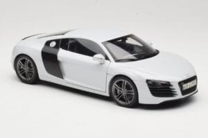 Audi R8 Type 42 Suzuka Grey Kyosho 1:18 09213SG Metāls — attēls 6 no 8