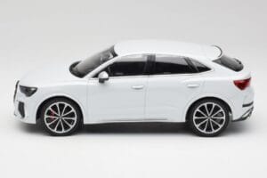 Audi RS Q3 F3 Sportback Glacier White Metallic Minichamps 1:18 155018105 Metāls — attēls 3 no 6
