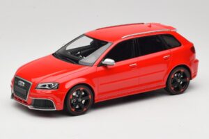 Audi RS3 8P Sportback Sarkans DNA 1:18 DNA000056 Sveķi