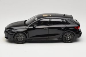 Audi RS3 8Y Sportback Myth Black Norev 1:18 188388 Metāls — attēls 4 no 8