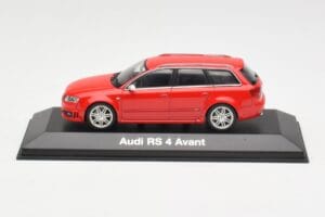 Audi RS4 B7 Avant Sarkans Minichamps 1:43 5010509213 Metāls
