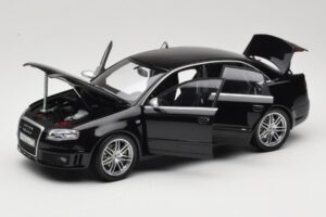Audi RS4 B7 Sedan Phantom Black Minichamps 1:18 5010509115 Metāls — attēls 2 no 8