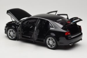 Audi RS4 B7 Sedan Phantom Black Minichamps 1:18 5010509115 Metāls — attēls 5 no 8