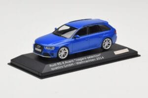 Audi RS4 B8 Avant Nogaro Blue Ziemassvētku Izlase 2014 Minichamps 1:43 AUDI003 Metāls — attēls 2 no 4