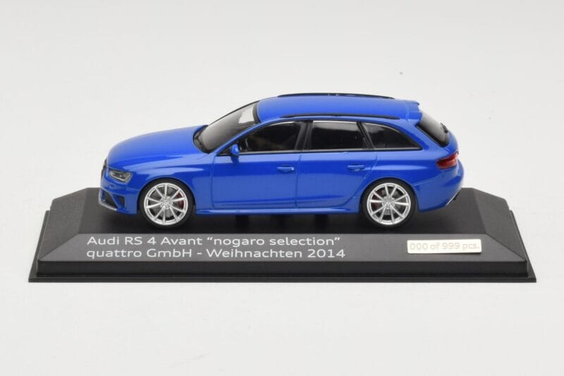 Audi RS4 B8 Avant Nogaro Blue Ziemassvētku Izlase 2014 Minichamps 1:43 AUDI003 Metāls