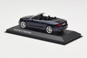 Audi RS5 B8 Kabriolets Estoril Blue Minichamps 1:43 5011215313 Metāls — attēls 3 no 4