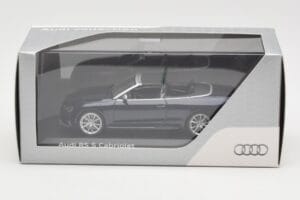 Audi RS5 B8 Kabriolets Estoril Blue Minichamps 1:43 5011215313 Metāls — attēls 4 no 4