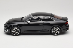 Audi RS5 B9 Coupe Melns GT Spirit 1:18 GT751 Sveķi — attēls 3 no 6