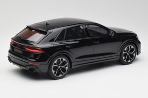 Audi RSQ8 Night Melns GT Spirit 1:18 GT305 Sveķi — attēls 2 no 6