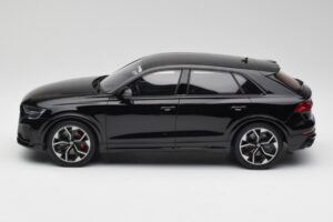 Audi RSQ8 Night Melns GT Spirit 1:18 GT305 Sveķi — attēls 3 no 6