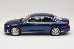 Audi S8 D5 Zils GT Spirit 1:18 GT313 Sveķi — attēls 3 no 6