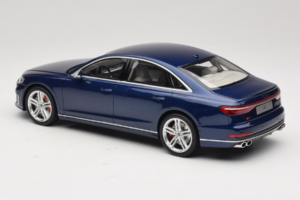Audi S8 D5 Zils GT Spirit 1:18 GT313 Sveķi — attēls 5 no 6