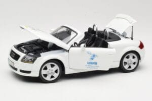 Audi TT 8N Kabriolets Balts Maisto 1:18 56065 Metāls — attēls 2 no 8
