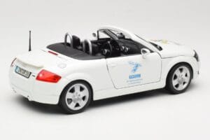 Audi TT 8N Kabriolets Balts Maisto 1:18 56065 Metāls — attēls 3 no 8
