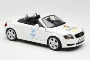 Audi TT 8N Kabriolets Balts Maisto 1:18 56065 Metāls — attēls 6 no 8