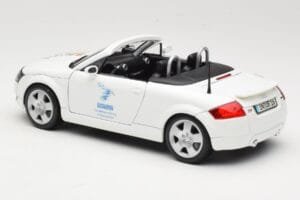 Audi TT 8N Kabriolets Balts Maisto 1:18 56065 Metāls — attēls 7 no 8