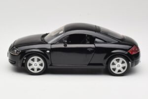 Audi TT 8N Melns Revell 1:18 08953 Metāls — attēls 4 no 8