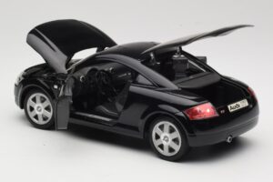 Audi TT 8N Melns Revell 1:18 08953 Metāls — attēls 5 no 8