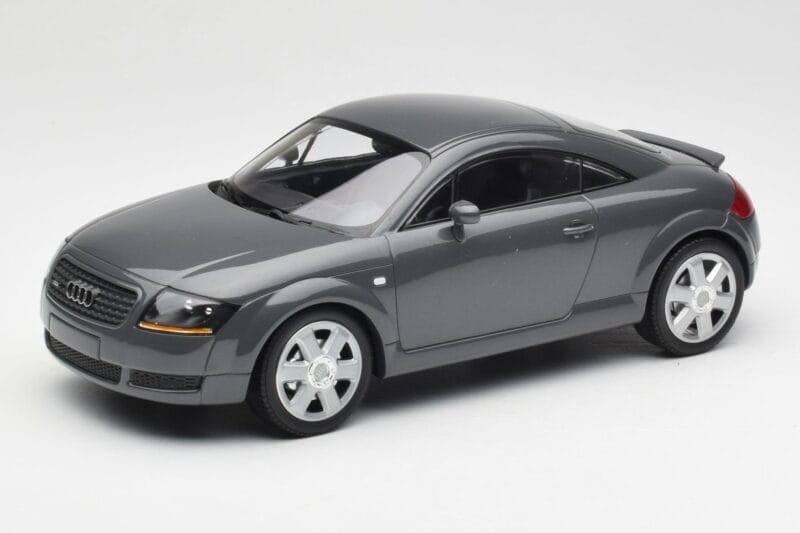 Audi TT 8N Coupe Grey Metallic Minichamps 1:18 155017020 Metāls