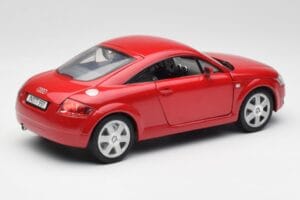 Audi TT 8N Coupe Sarkans Revell 1:18 89909092 Metāls — attēls 3 no 8