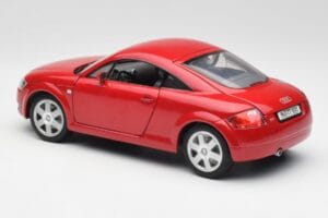 Audi TT 8N Coupe Sarkans Revell 1:18 89909092 Metāls — attēls 7 no 8