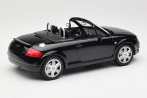 Audi TT 8N Roadster Black Metallic Minichamps 1:18 155017030 Metāls — attēls 2 no 6