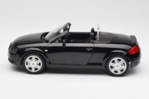 Audi TT 8N Roadster Black Metallic Minichamps 1:18 155017030 Metāls — attēls 3 no 6
