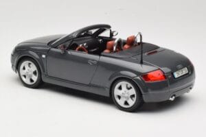 Audi TT 8N Roadster Pelēks Maisto 1:18 50346 Metāls — attēls 7 no 8